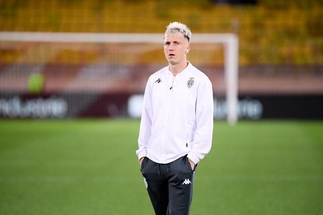 两人各有 两人各有