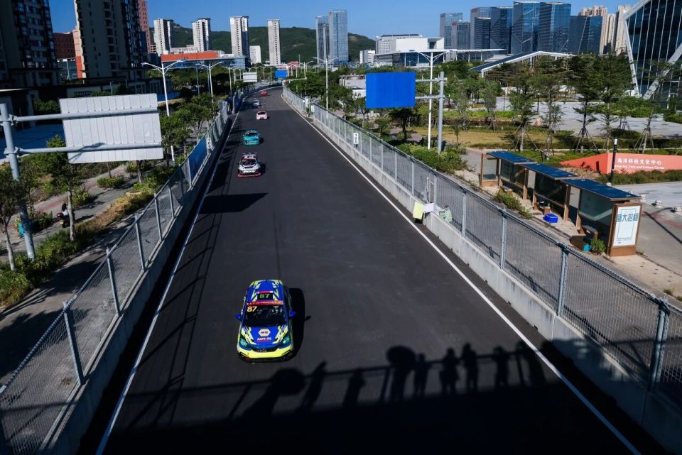 为在模拟器, 持竞技状态, gvfkX