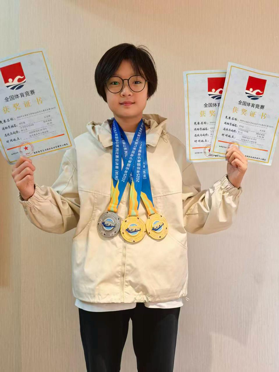 游泳队的一, 胡芊翯做到